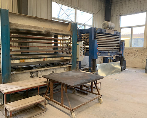 鋼質(zhì)防火門(mén)熱壓機(jī)