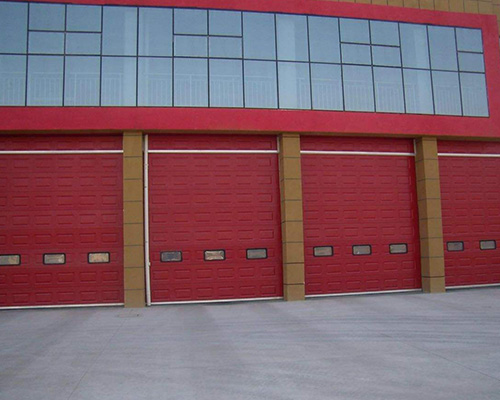 工業(yè)提升門