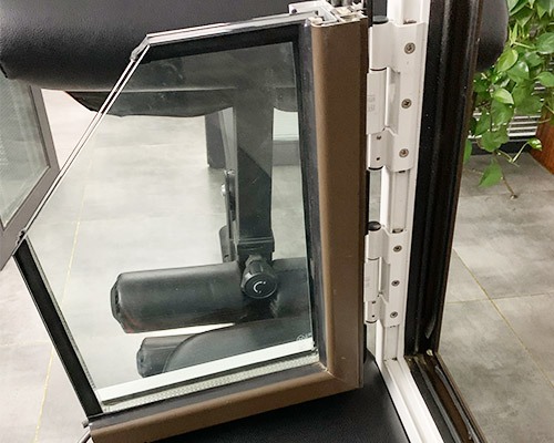 斷橋鋁耐火窗樣角